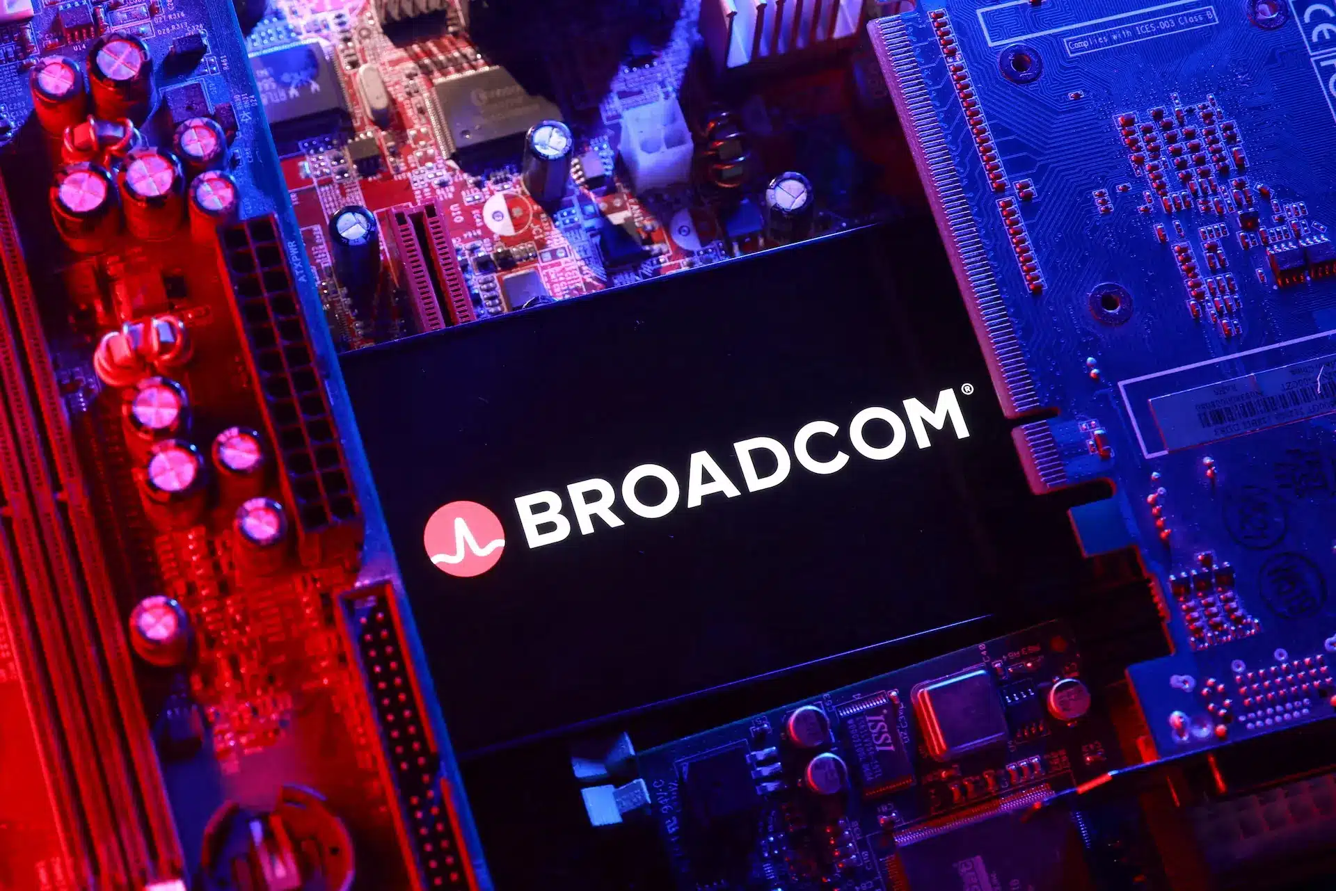 Broadcom High Speed Ethernet Controllers and Optocouplers Sourcing