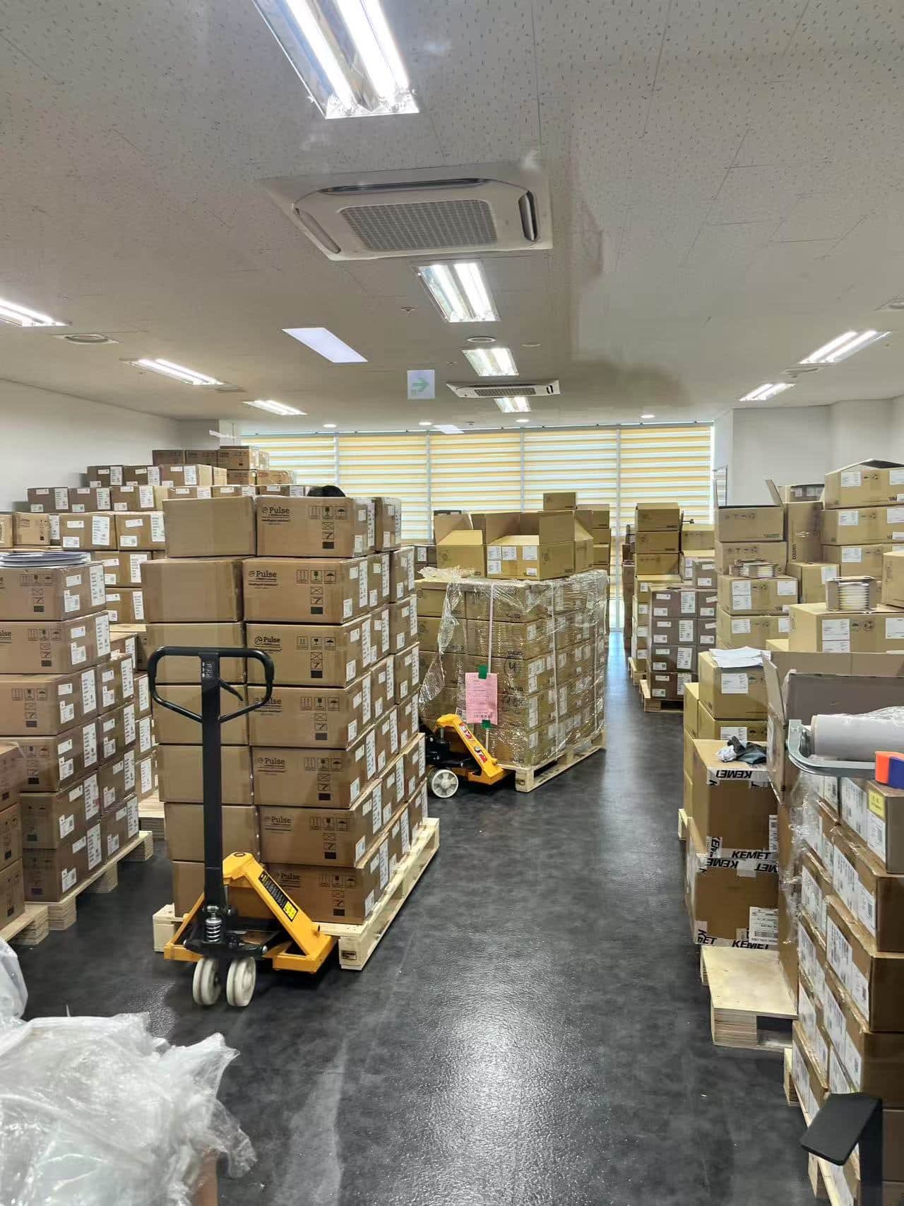 Electronic component orders ready for carrier pickup