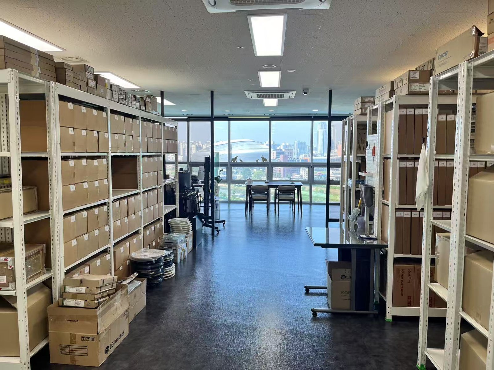 YURUNOX warehouse and electronic component packaging area